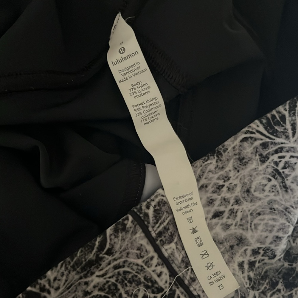 Lululemon Black and White Patterned Leggings - Picture 2 of 3